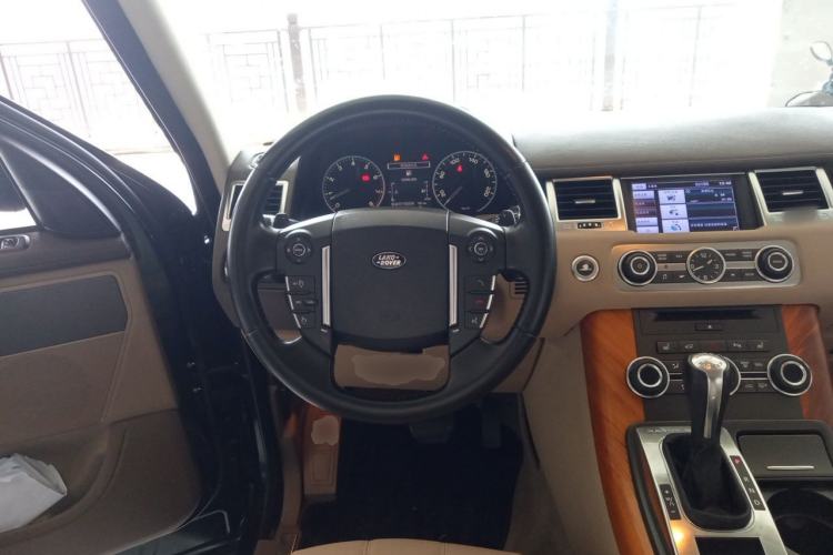 Used Land Rover Range 2012 5.0 NA V8 Steering Wheel