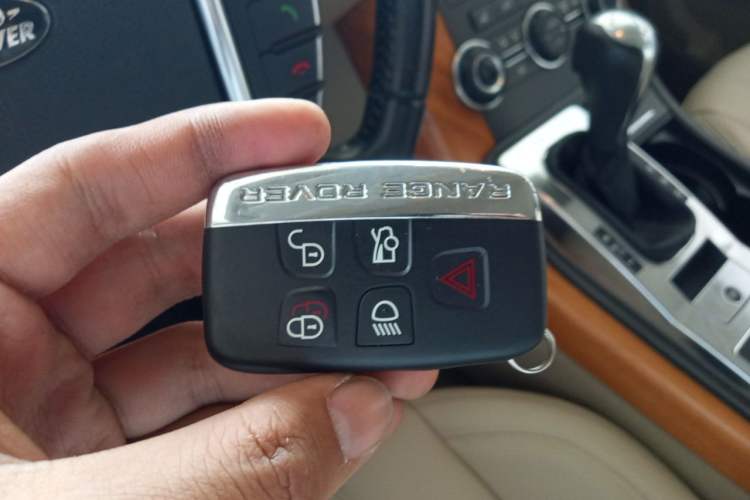 Used Land Rover Range 2012 5.0 NA V8 Vehicle Key