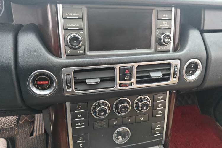 Used Land Rover Range 2012 4.4 TDV8 Audio And AC Panel