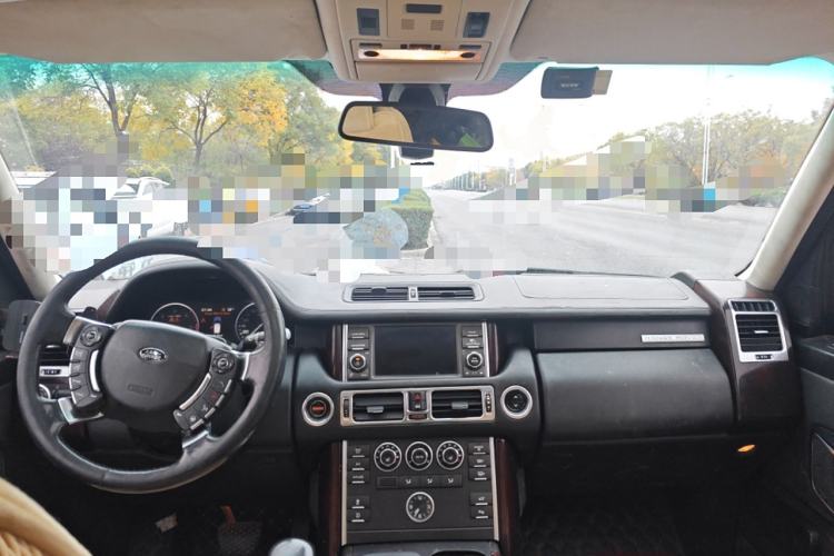 Used Land Rover Range 2012 4.4 TDV8 Center Console