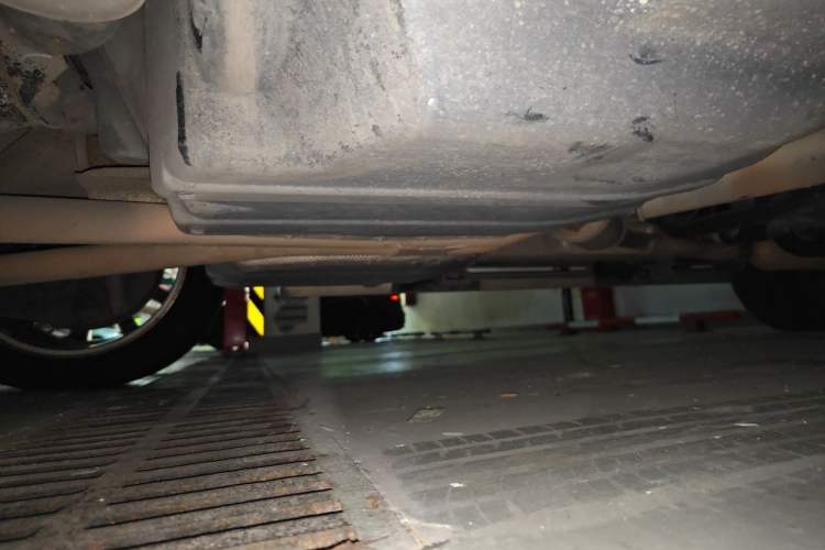 Used Land Rover Range 2012 5.0 NA V8 Chassis Rear Right