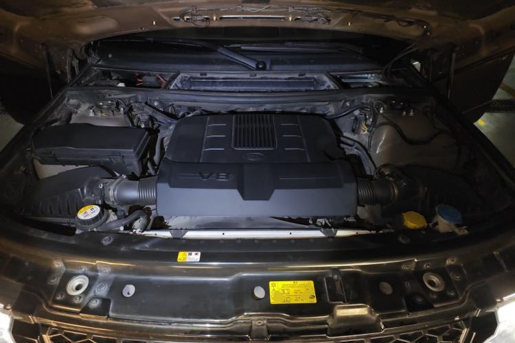 Used Land Rover Range 2012 5.0 NA V8 Engine Bay