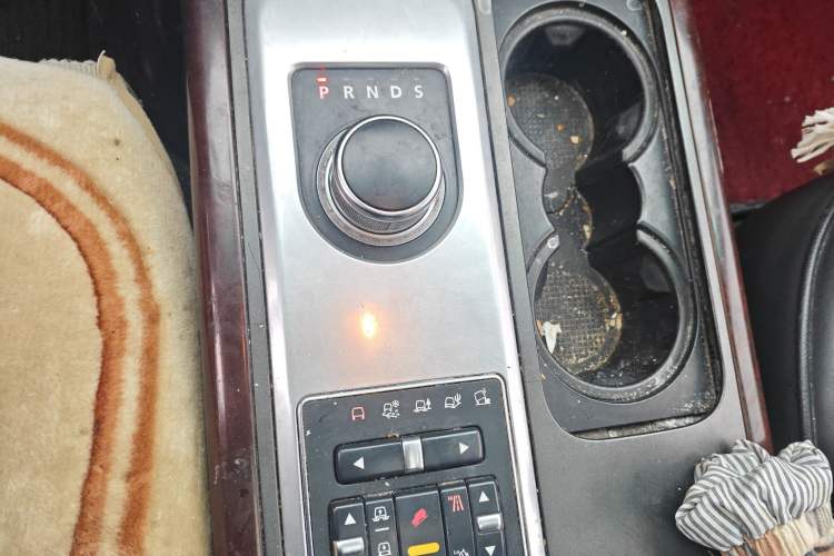 Used Land Rover Range 2012 4.4 TDV8 Gear Lever