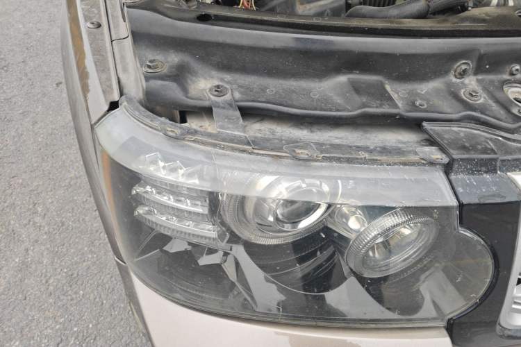 Used Land Rover Range 2012 4.4 TDV8 Right Front Headlight