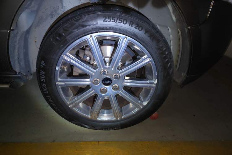 Used Land Rover Range 2012 5.0 NA V8 Right Front Wheel Hub