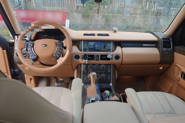 Used Land Rover Range 2012 5.0 SC V8 Prestige Genesis Edition Center Console