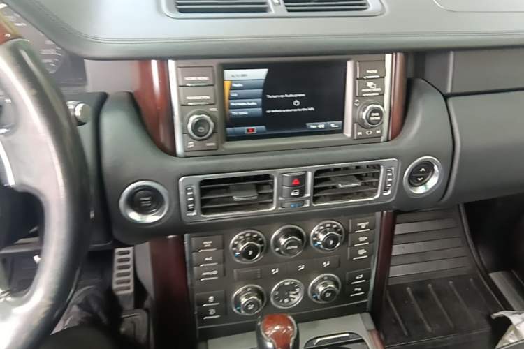 Used Land Rover Range 2012 5.0 SC V8 Audio And AC Panel