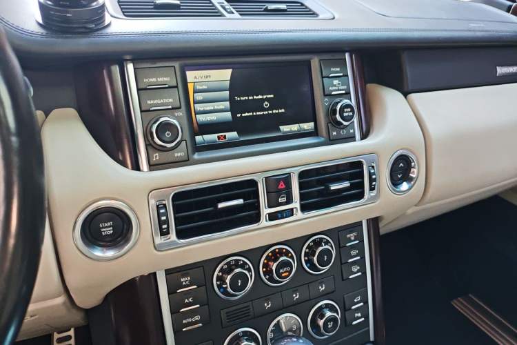 Used Land Rover Range 2012 5.0 SC V8 Audio And AC Panel