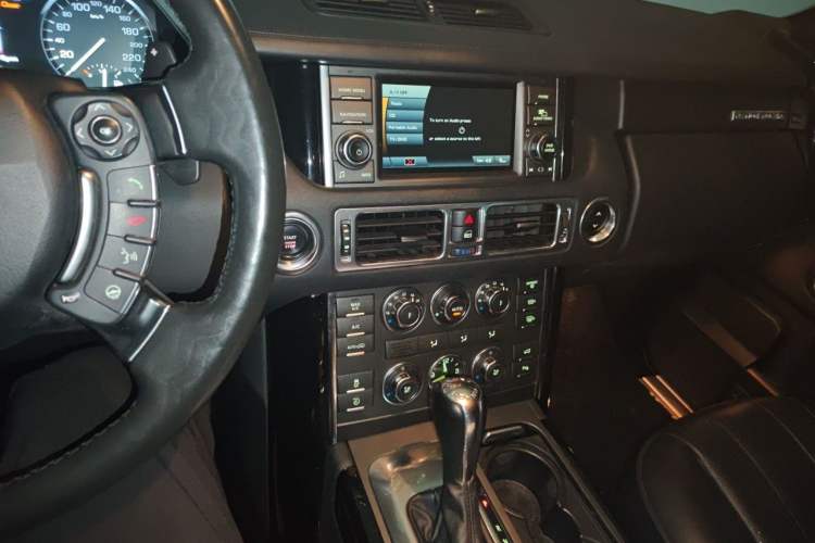 Used Land Rover Range 2012 5.0 SC V8 Audio And AC Panel