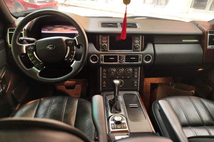 Used Land Rover Range 2012 5.0 NA V8 Center Console