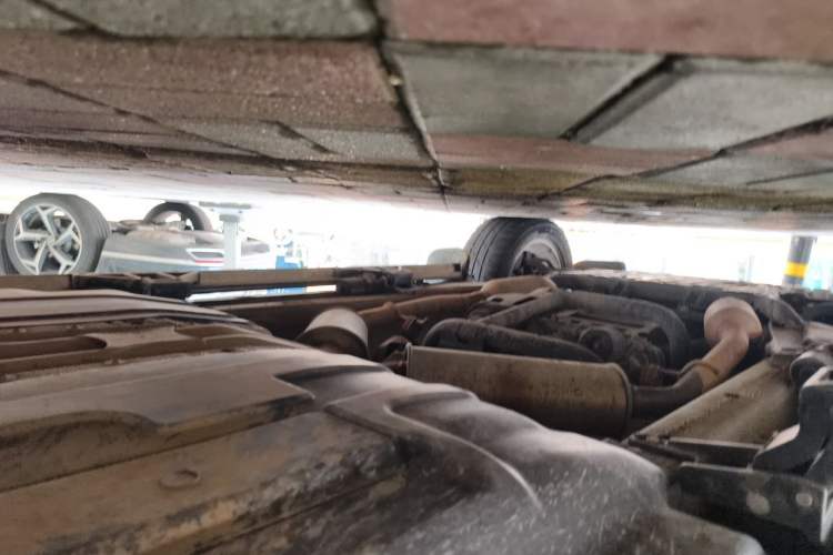 Used Land Rover Range 2012 5.0 NA V8 Chassis Rear Left
