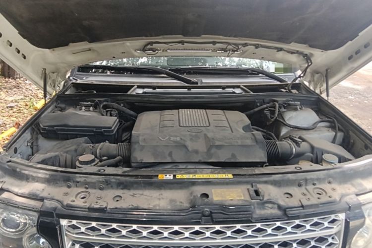 Used Land Rover Range 2012 5.0 SC V8 Engine Bay