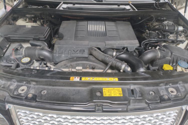 Used Land Rover Range 2012 4.4 TDV8 Engine Bay