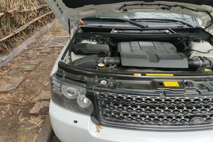 Used Land Rover Range 2012 5.0 NA V8 Engine Bay Right