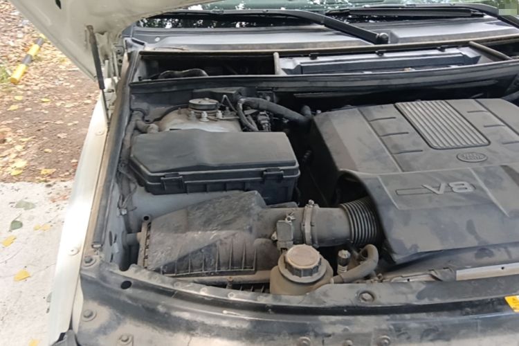 Used Land Rover Range 2012 5.0 SC V8 Engine Bay Right