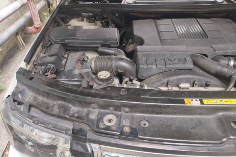 Used Land Rover Range 2012 4.4 TDV8 Engine Bay Right