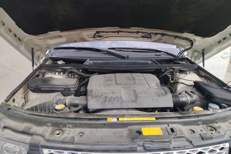Used Land Rover Range 2012 5.0 SC V8 Engine Bay