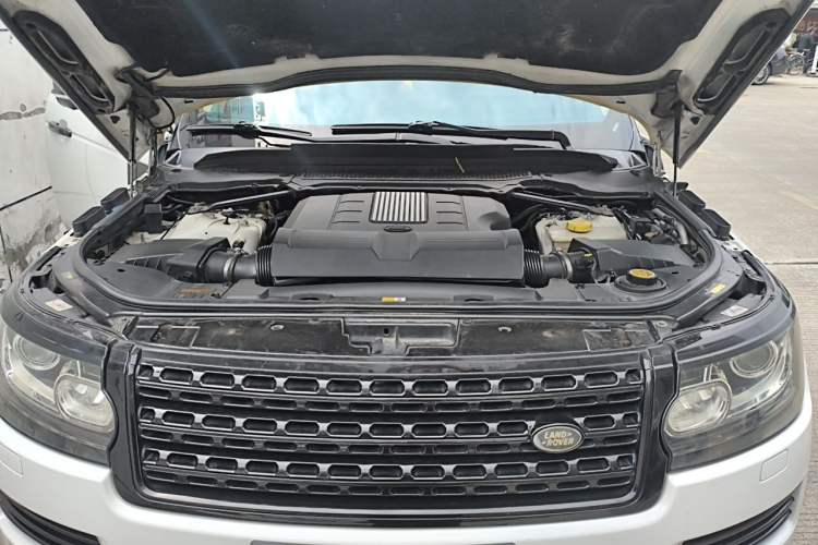 Used Land Rover Range  Engine Bay