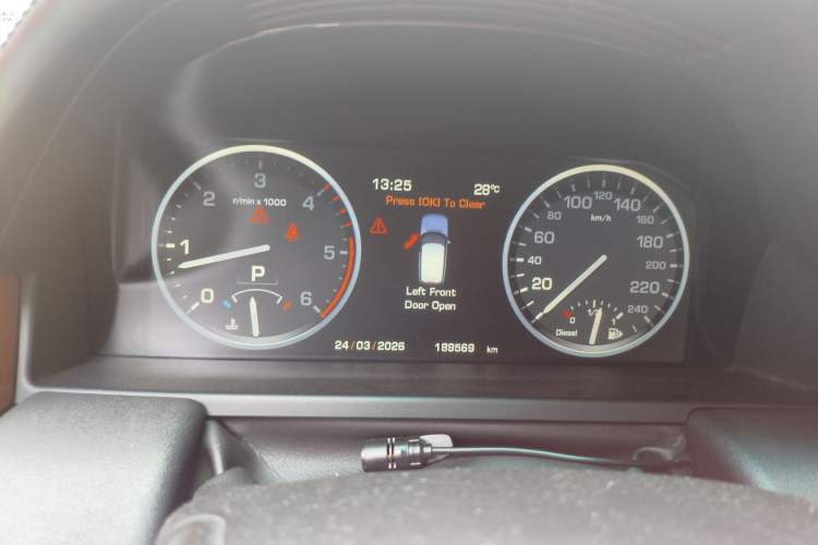 Used Land Rover Range 2012 4.4 TDV8 Instrument Cluster