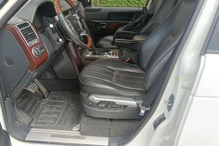 Used Land Rover Range 2012 5.0 SC V8 Left Front Seat