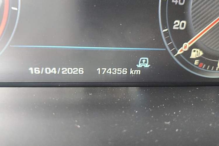 Used Land Rover Range  Odometer Close Up