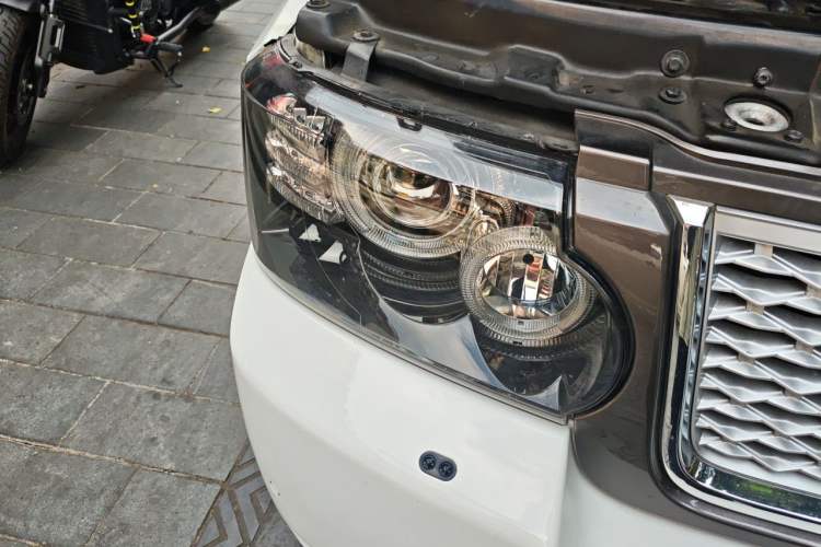 Used Land Rover Range 2012 5.0 SC V8 Right Front Headlight
