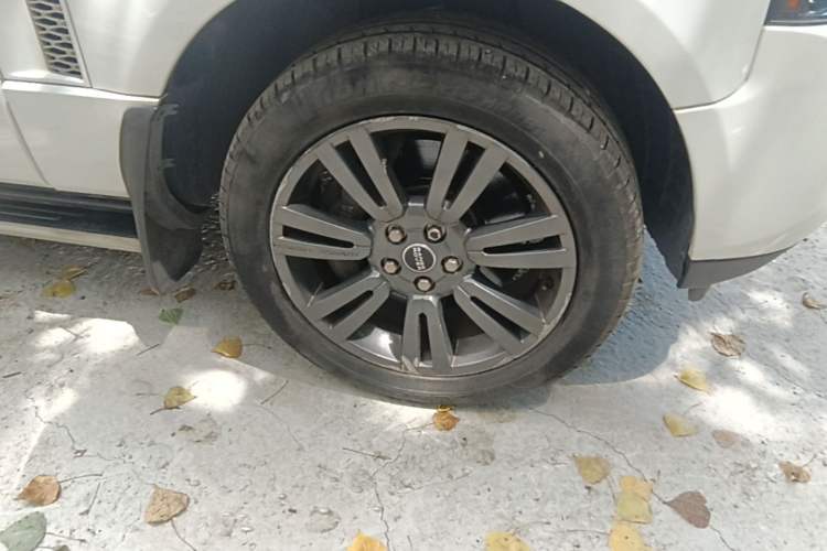 Used Land Rover Range 2012 5.0 SC V8 Right Front Wheel Hub