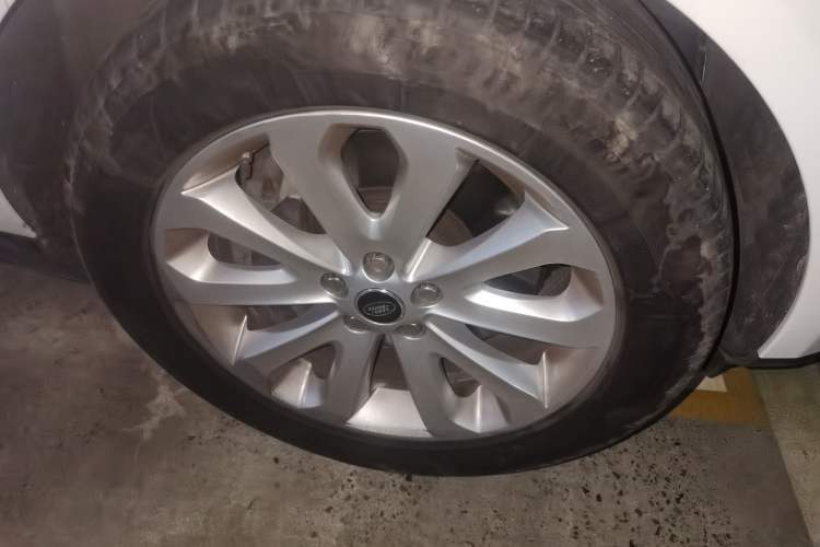Used Land Rover Range  Right Front Wheel Hub