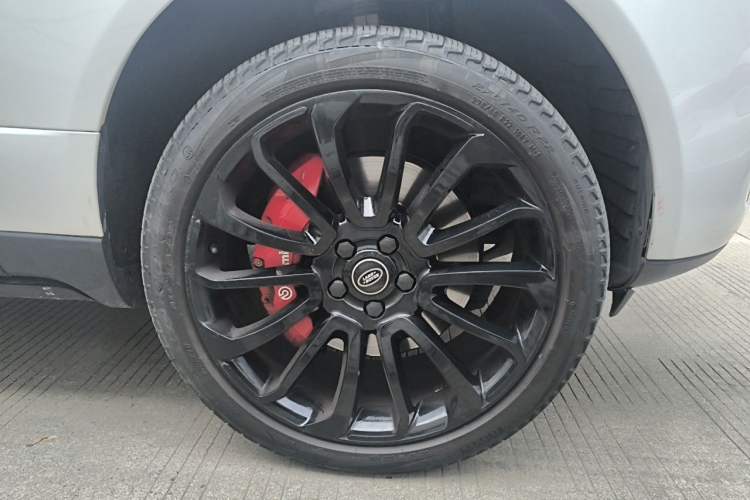 Used Land Rover Range  Right Front Wheel Hub