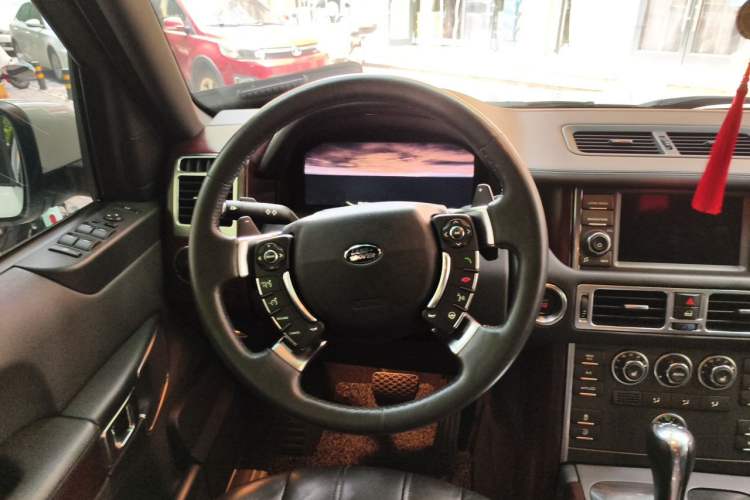 Used Land Rover Range 2012 5.0 NA V8 Steering Wheel