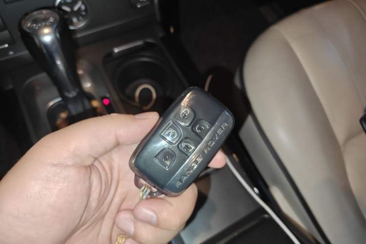 Used Land Rover Range 2012 3.6 TDV8 Vehicle Key