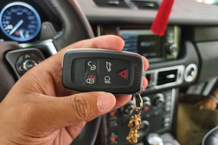 Used Land Rover Range 2012 5.0 NA V8 Vehicle Key