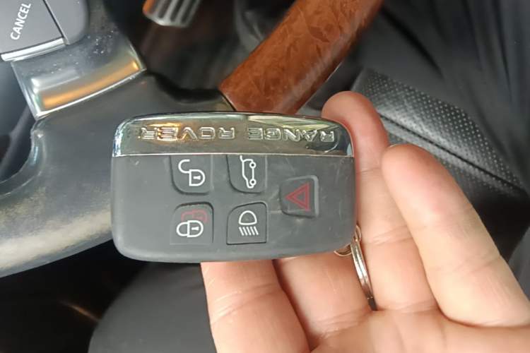 Used Land Rover Range 2012 5.0 SC V8 Vehicle Key