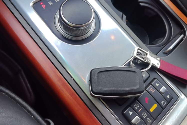 Used Land Rover Range 2012 4.4 TDV8 Vehicle Key