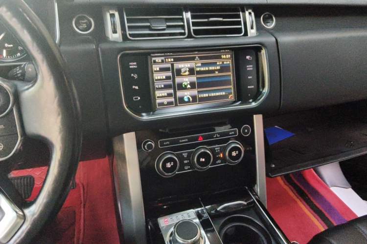 Used Land Rover Range 2013 3.0 TDV6 Vogue Audio And AC Panel