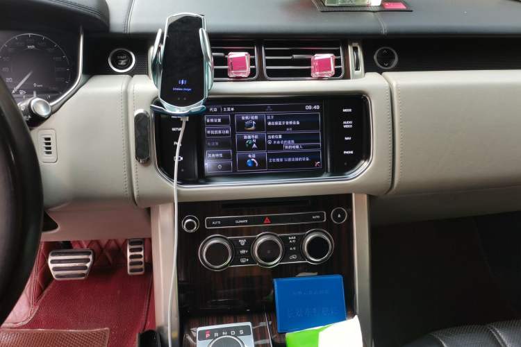 Used Land Rover Range 2013 3.0 TDV6 Vogue Audio And AC Panel