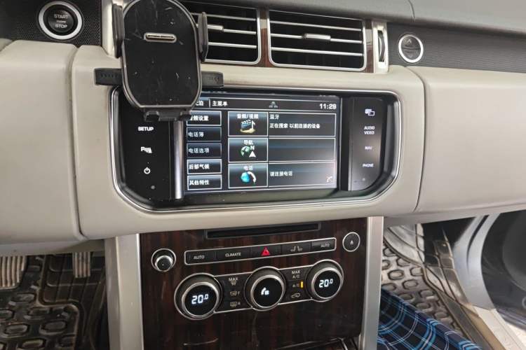Used Land Rover Range 2013 3.0 TDV6 Vogue Audio And AC Panel