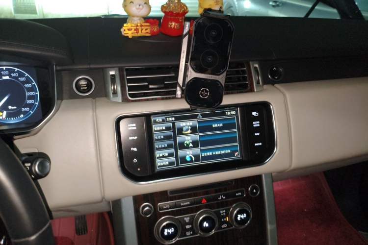 Used Land Rover Range 2013 3.0 TDV6 Vogue Audio And AC Panel