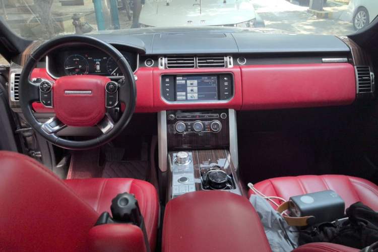 Used Land Rover Range 2013 3.0 TDV6 Vogue Center Console