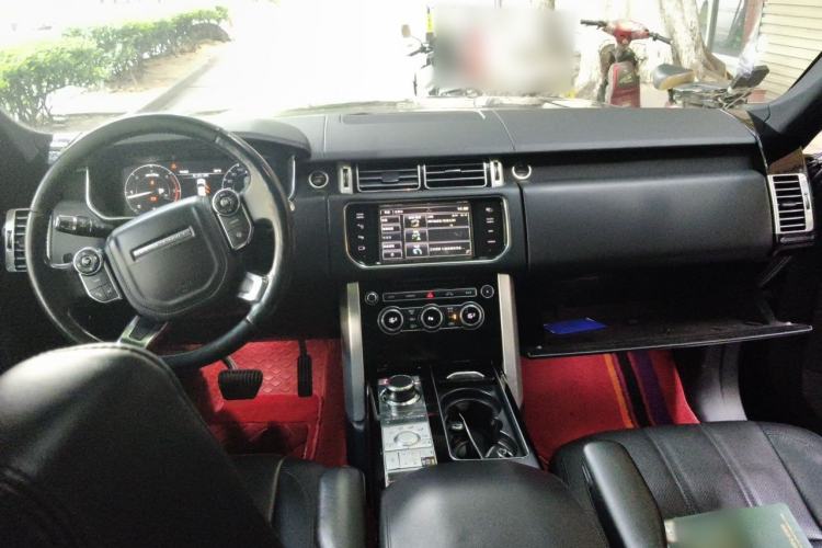 Used Land Rover Range 2013 3.0 TDV6 Vogue Center Console