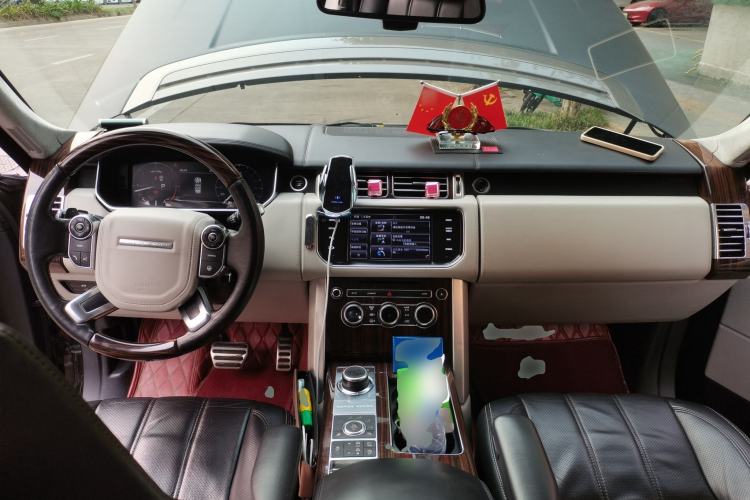 Used Land Rover Range 2013 3.0 TDV6 Vogue Center Console