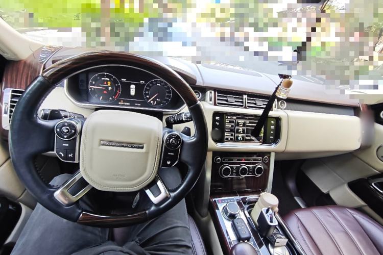 Used Land Rover Range 2013 5.0 SC V8 AB Prestige Genesis Edition Center Console