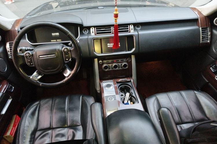 Used Land Rover Range 2013 NA 5.0 V8 Vogue SE Center Console