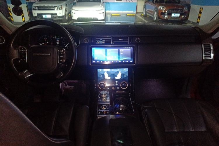 Used Land Rover Range 2013 NA 5.0 V8 Vogue SE Center Console