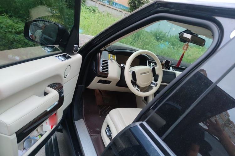 Used Land Rover Range 2013 5.0 SC V8 Vogue SE Driver Seat