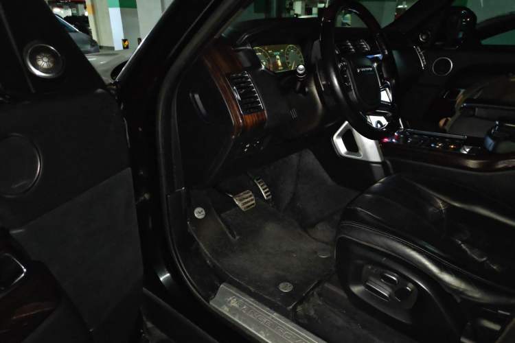 Used Land Rover Range 2013 5.0 SC V8 Vogue SE Driver Seat