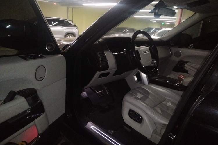 Used Land Rover Range 2013 NA 5.0 V8 Vogue SE Driver Seat