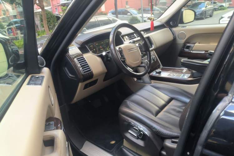 Used Land Rover Range 2013 3.0 TDV6 Vogue Driver Seat