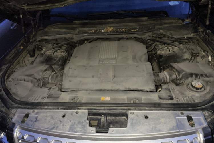 Used Land Rover Range 2013 NA 5.0 V8 Vogue SE Engine Bay