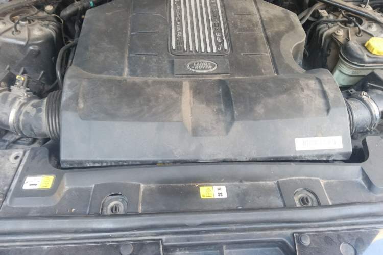 Used Land Rover Range 2013 5.0 SC V8 Vogue SE Engine Bay